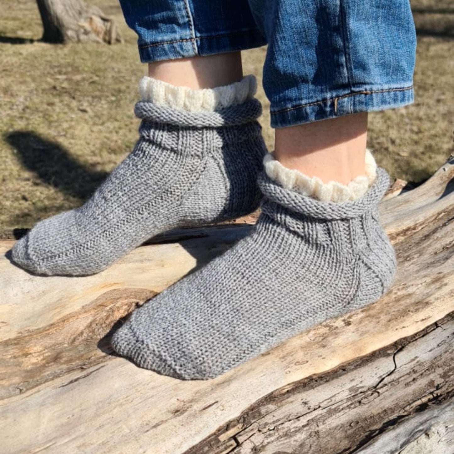 Wool Blend Ruffle Socks