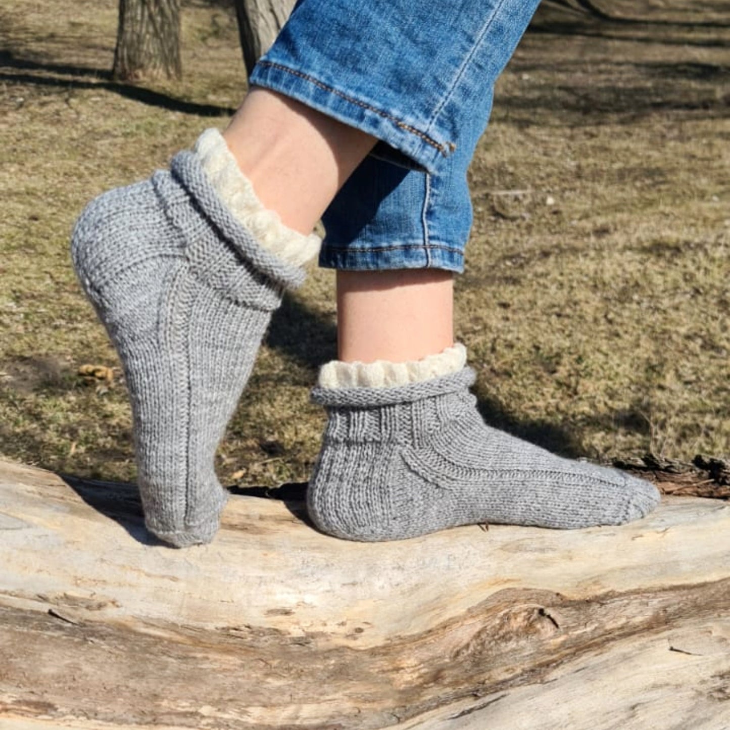 Wool Blend Ruffle Socks