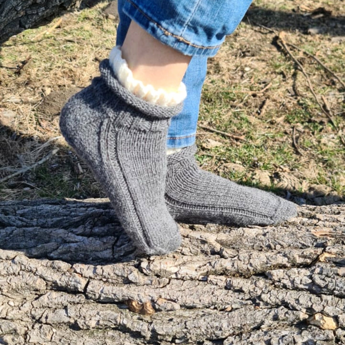 Wool Blend Ruffle Socks