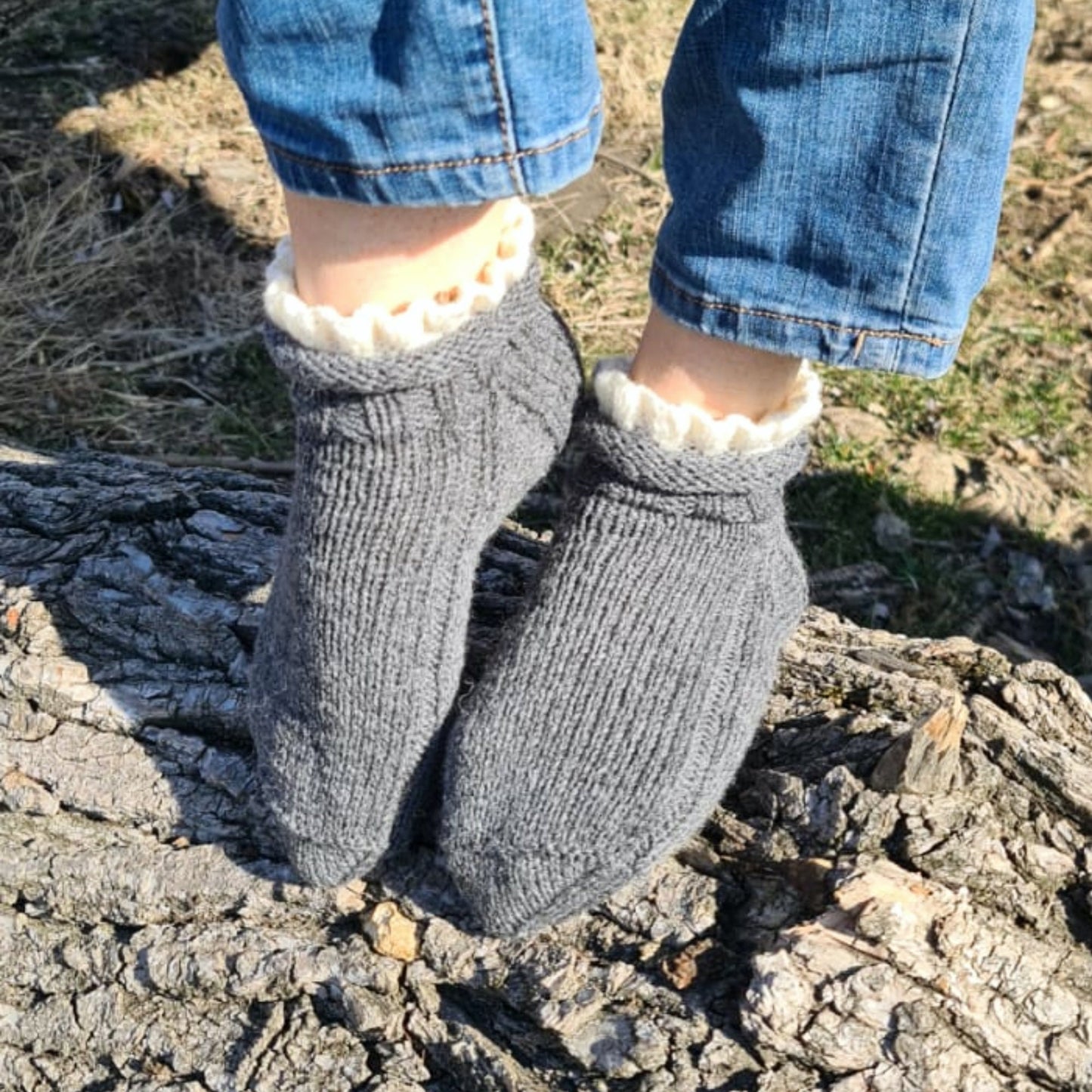 Wool Blend Ruffle Socks