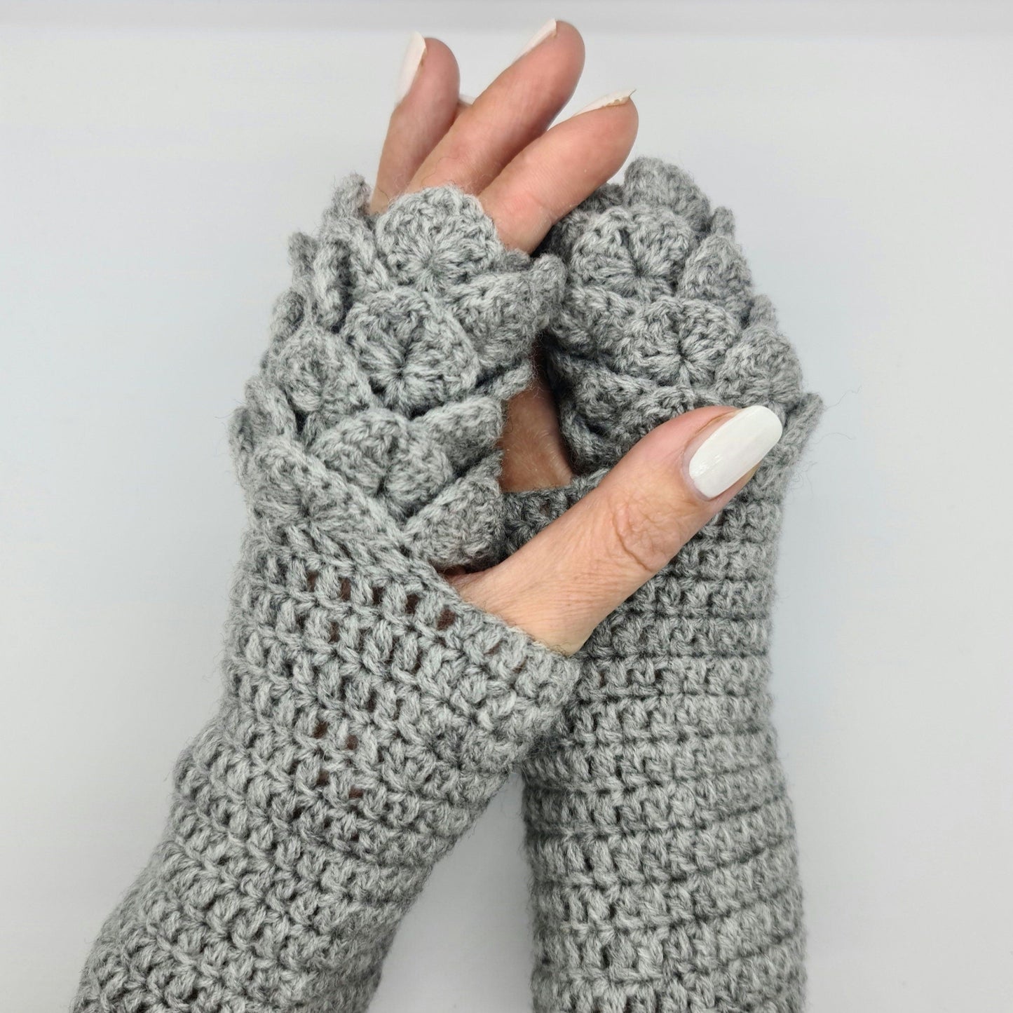 Dragon scale fingerless gloves