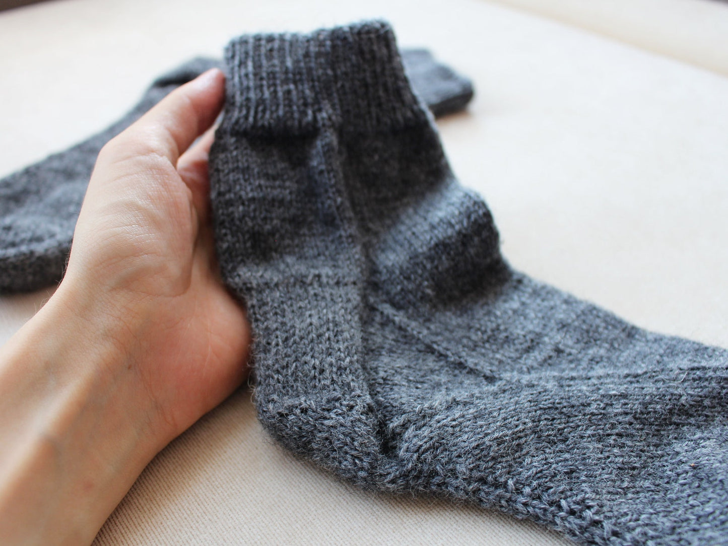 Durable wool-blend quarter socks