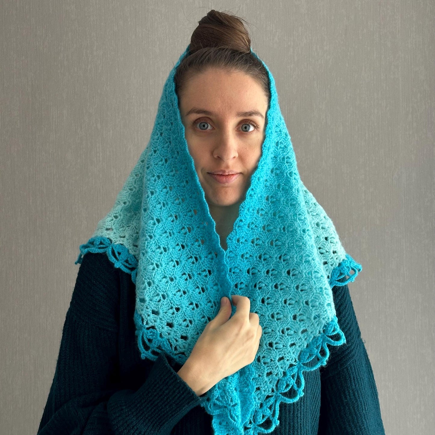 Triangle Ombre Blue Lace Wrap