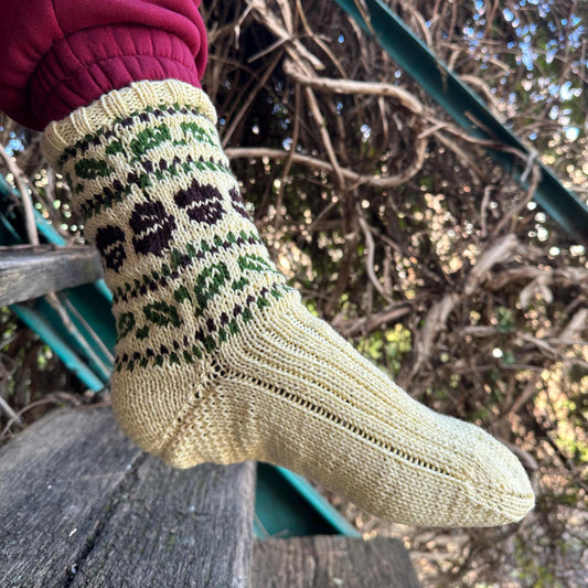 Wool Socks with Acorn and Leaf Pattern