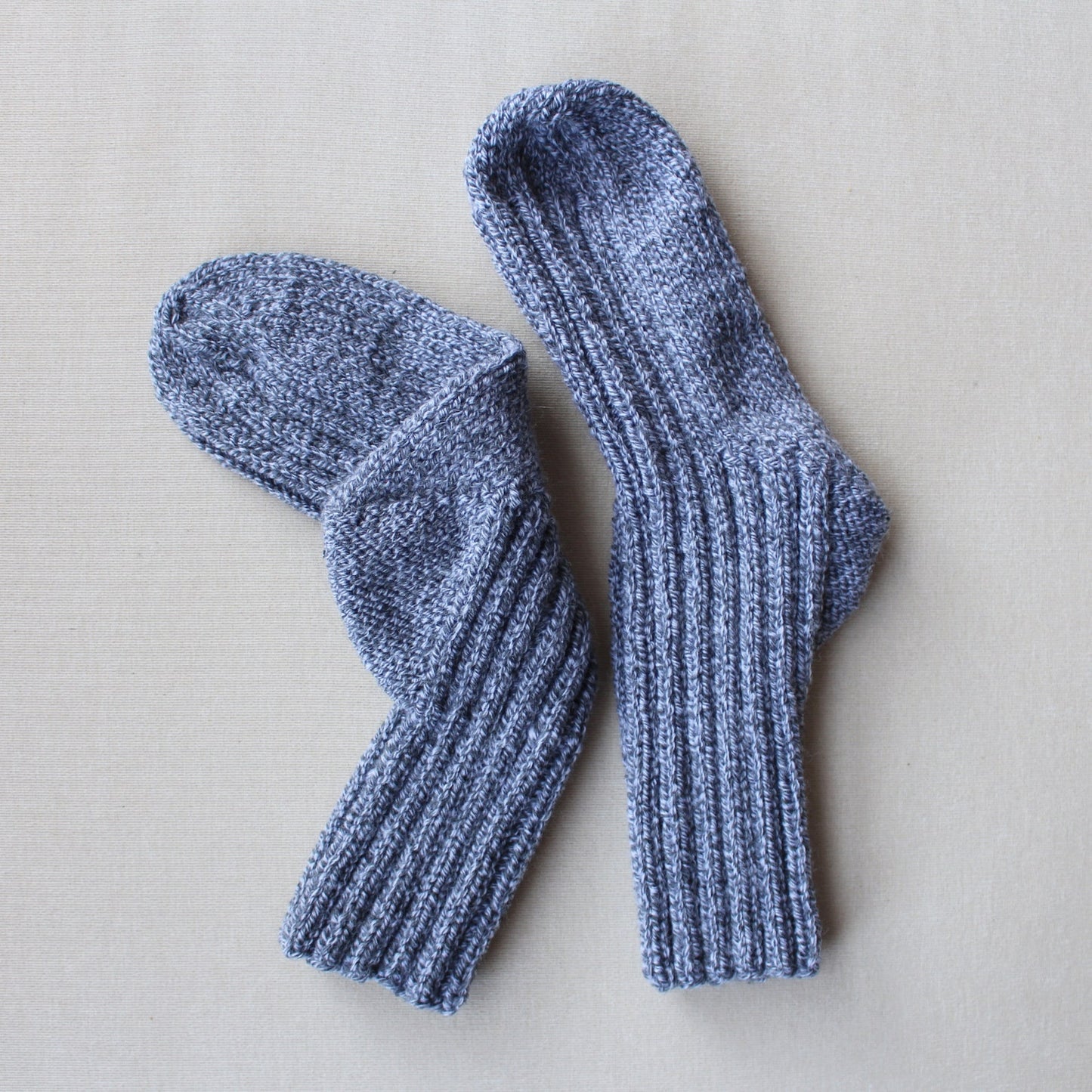 Gray ribbed quarter socks