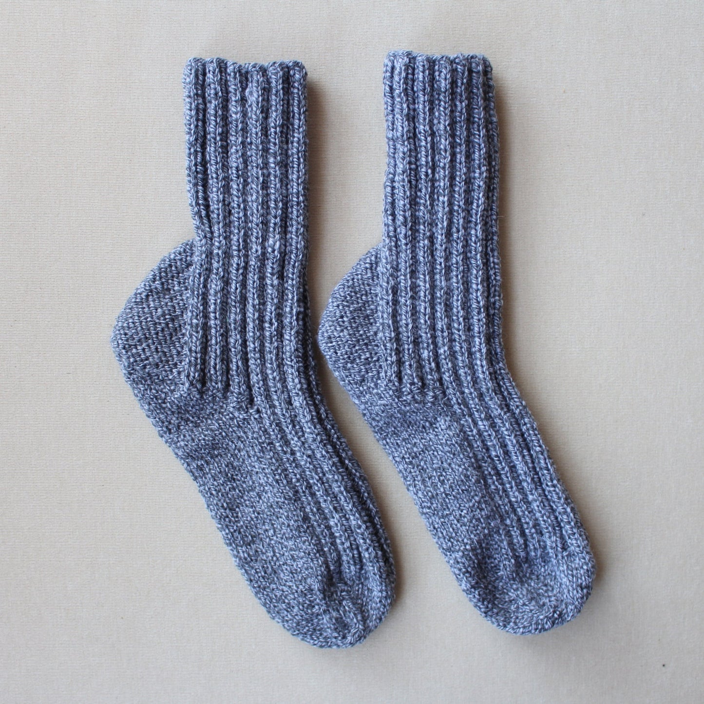 Gray ribbed quarter socks