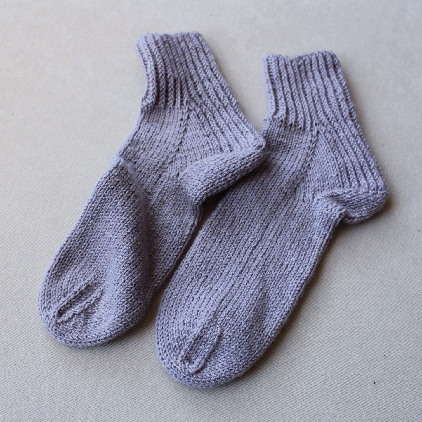 Plain wool-blend socks