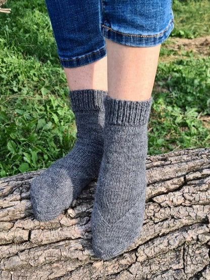 Durable wool-blend quarter socks