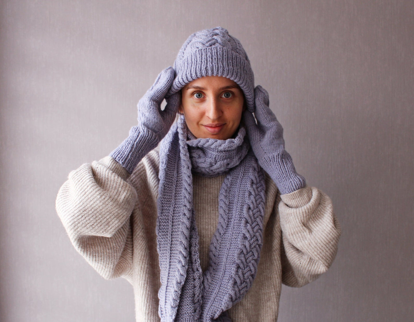 Knitted winter accessories set for women