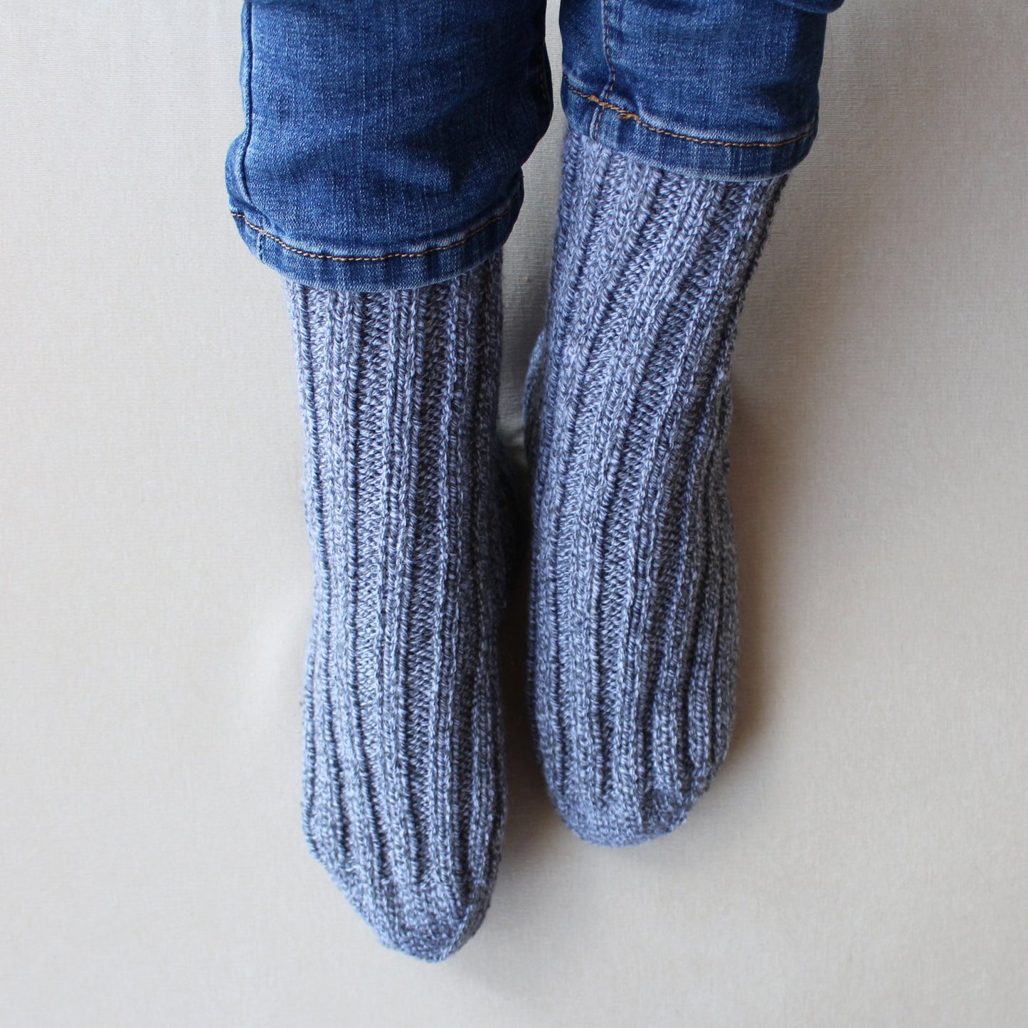 Gray ribbed quarter socks