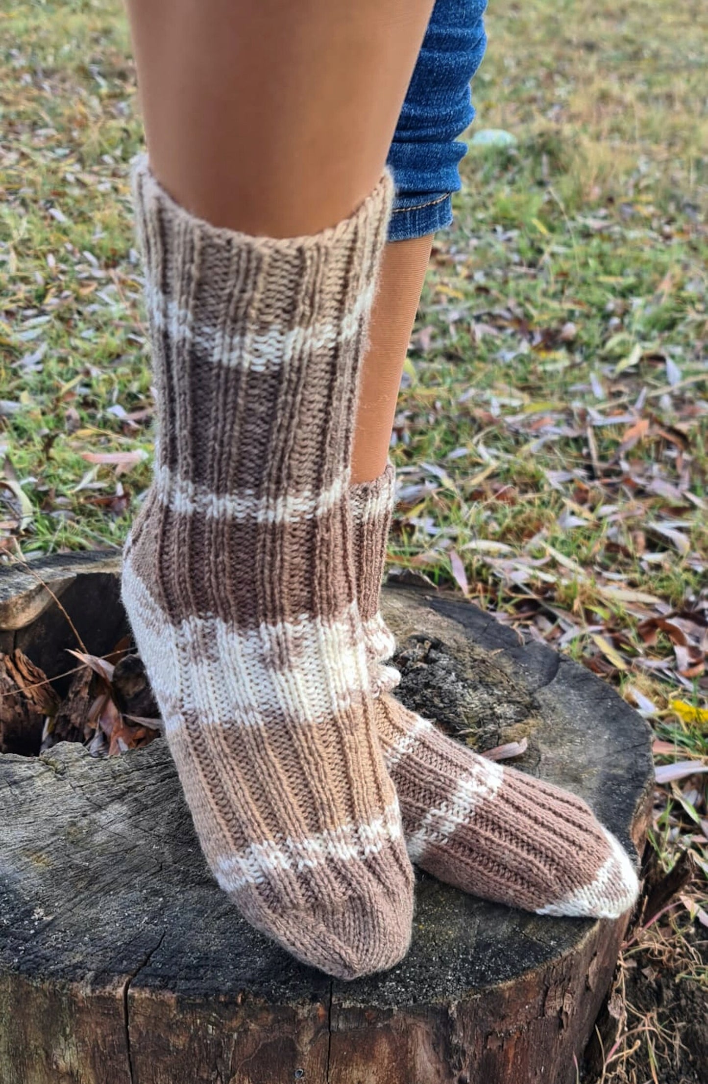 Ribbed mid calf socks