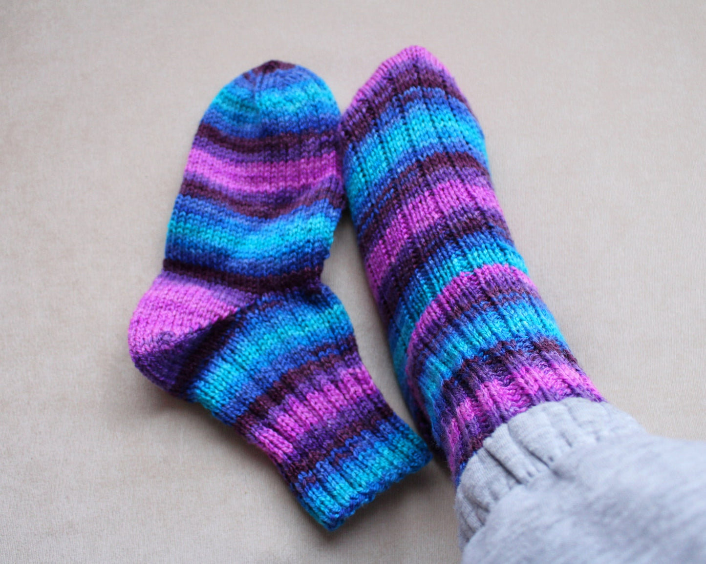 Vegan multicolor cold-weather ribbed socks