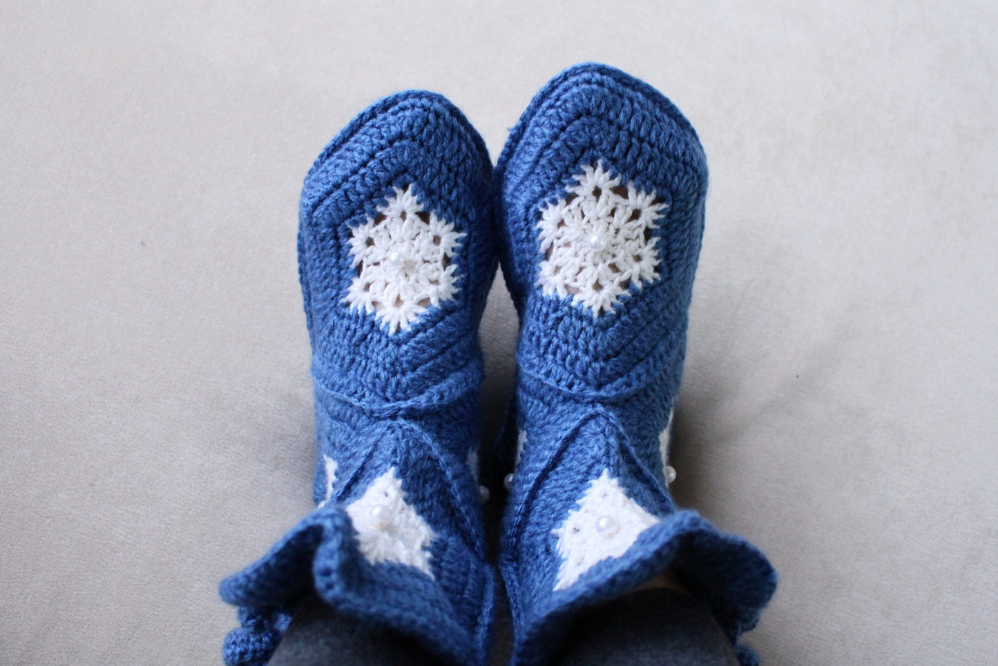 Cozy snowflake nordic home booties for women