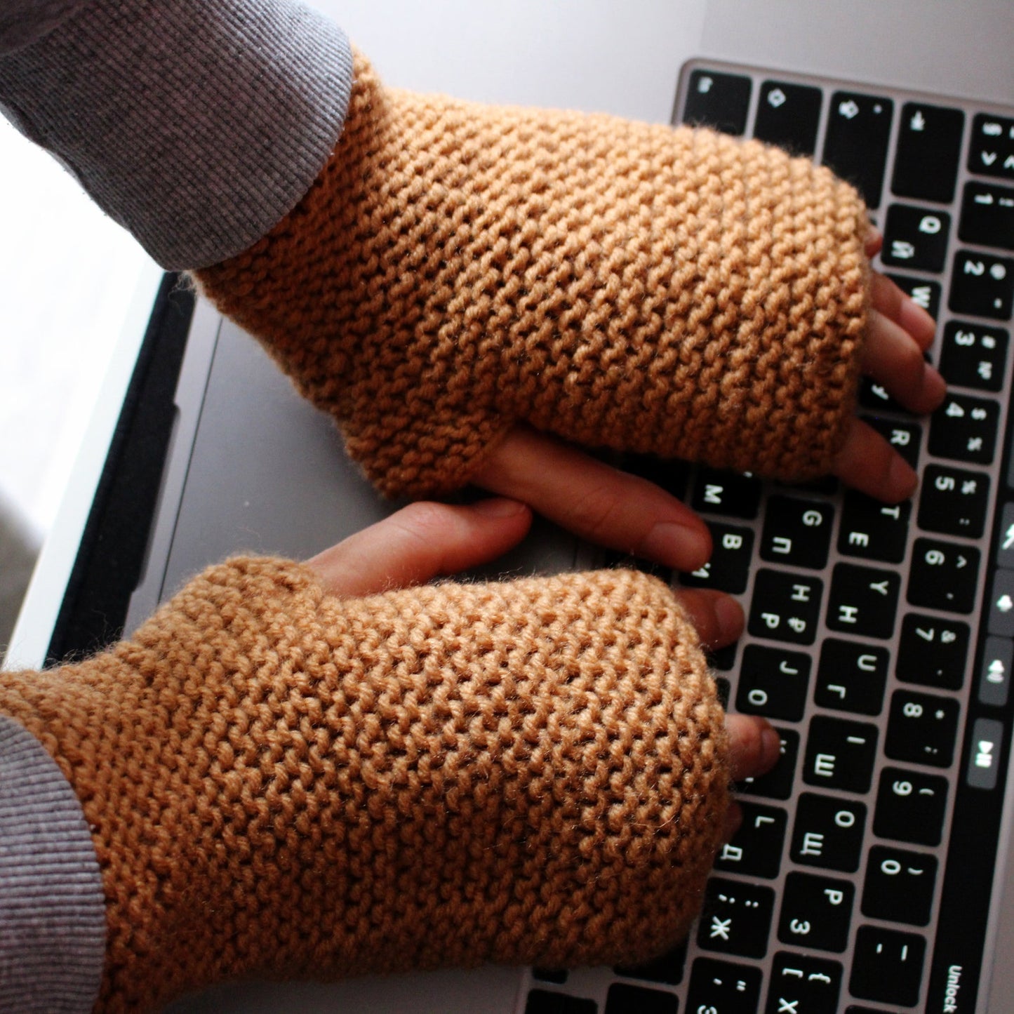 Fingerless textured gloves with little heart, Texting arm warmers