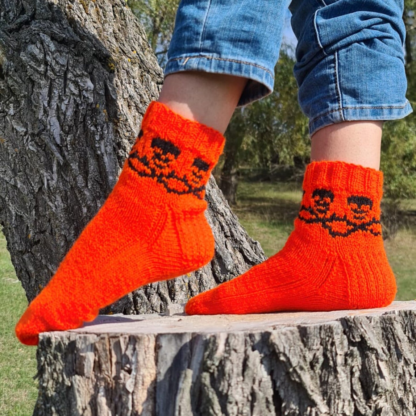 Halloween skull socks, Orange and black jacquard socks, 100% acrylic socks