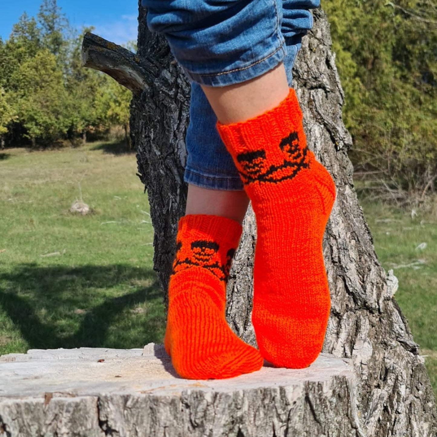 Halloween skull socks, Orange and black jacquard socks, 100% acrylic socks