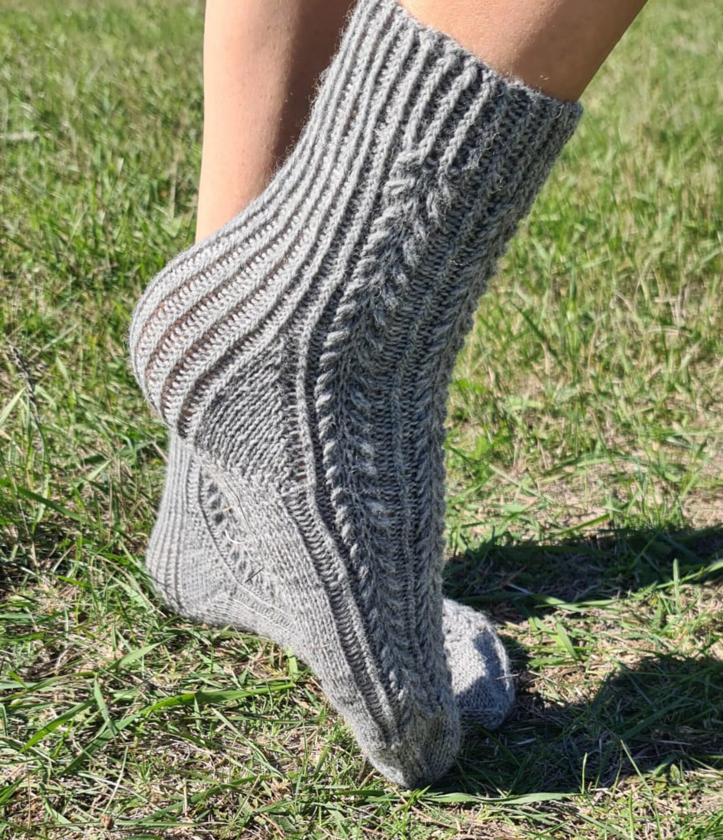 Gray wool socks with braids