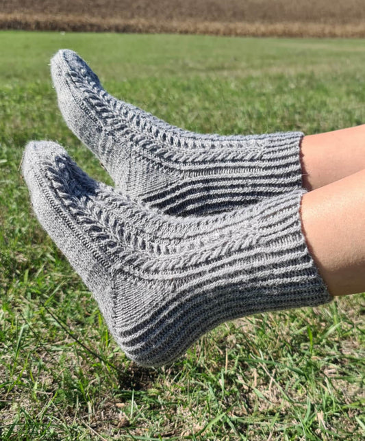 Gray wool socks with braids