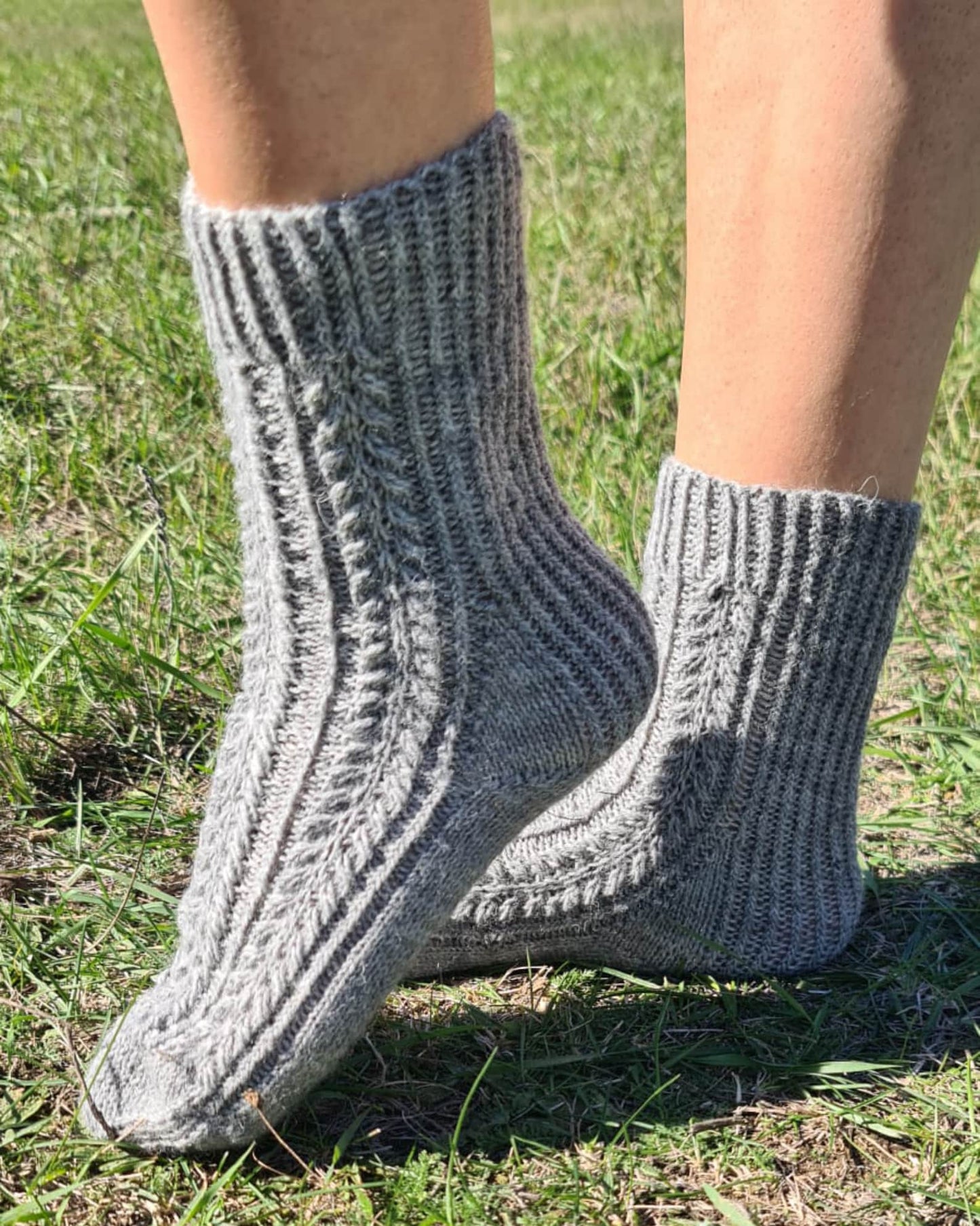 Gray wool socks with braids