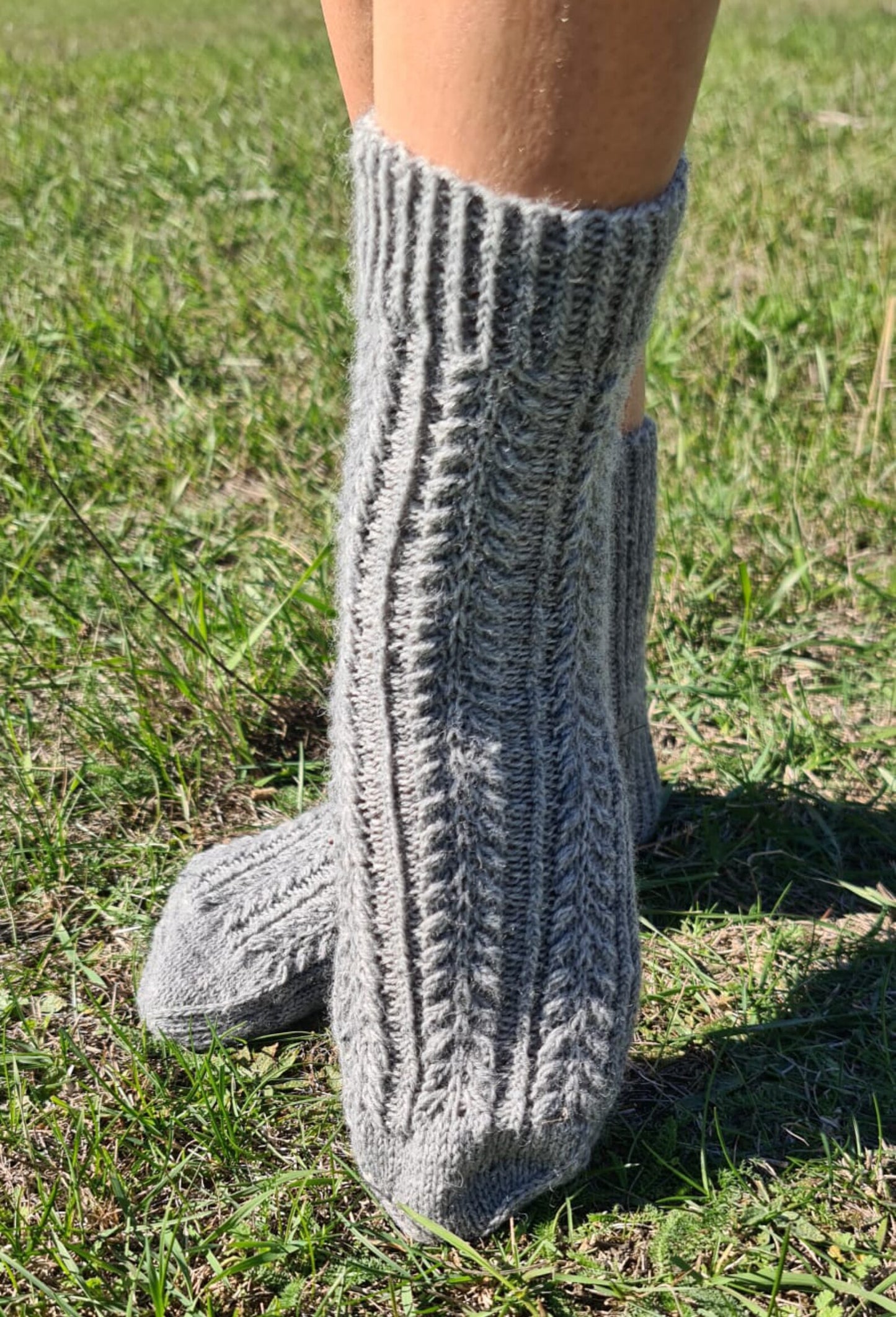 Gray wool socks with braids