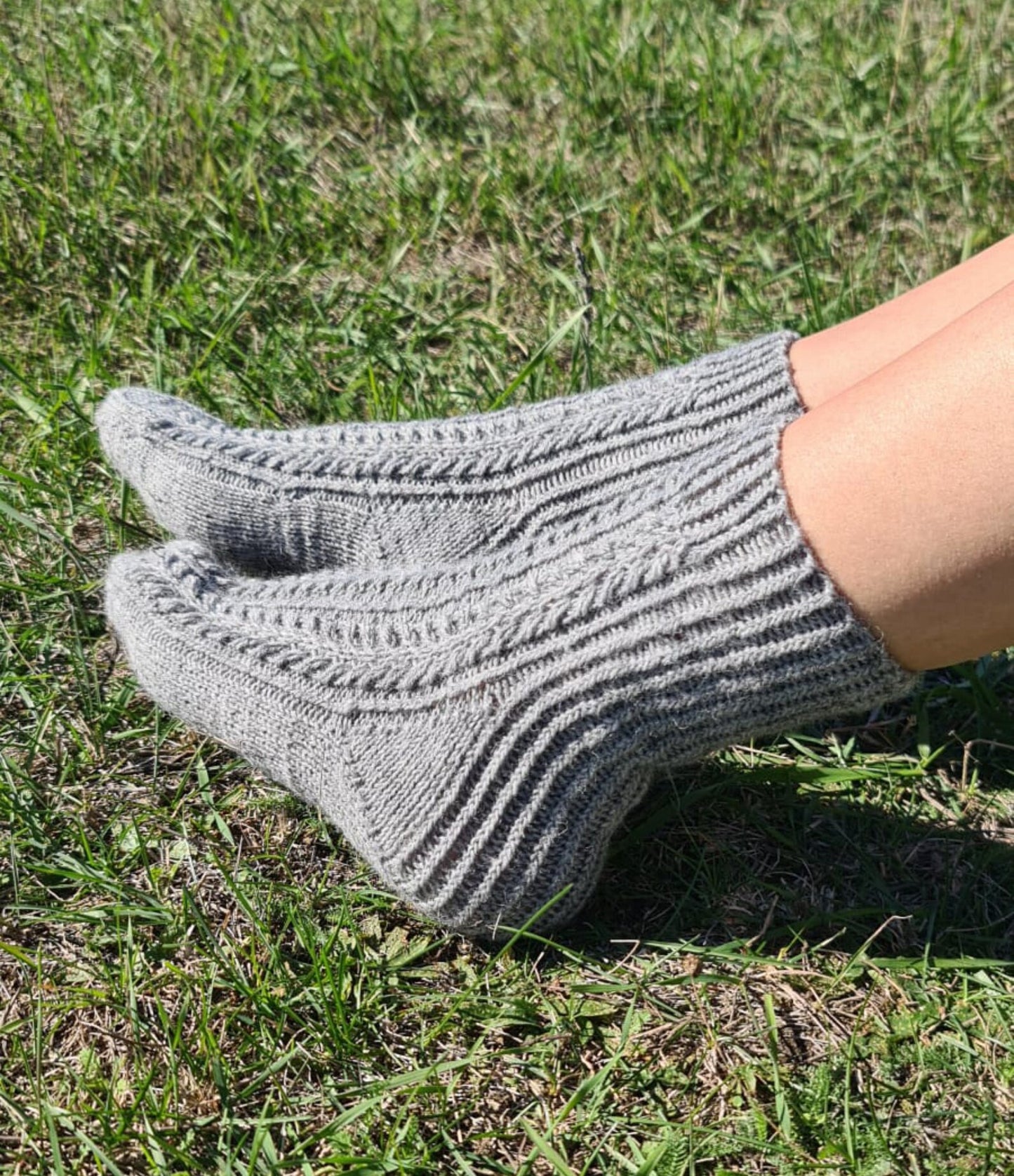 Gray wool socks with braids