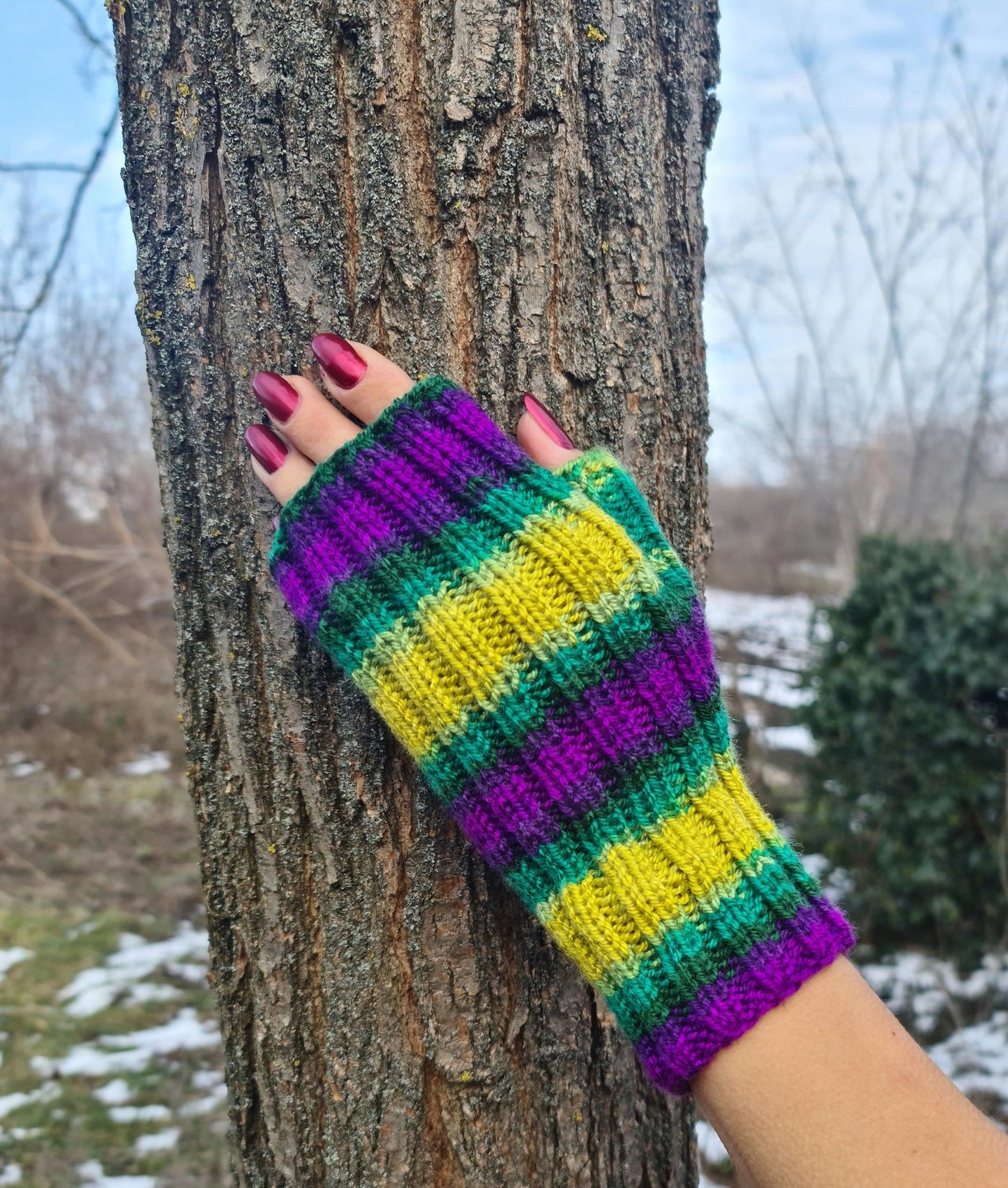 Hypoallergenic fingerless gloves