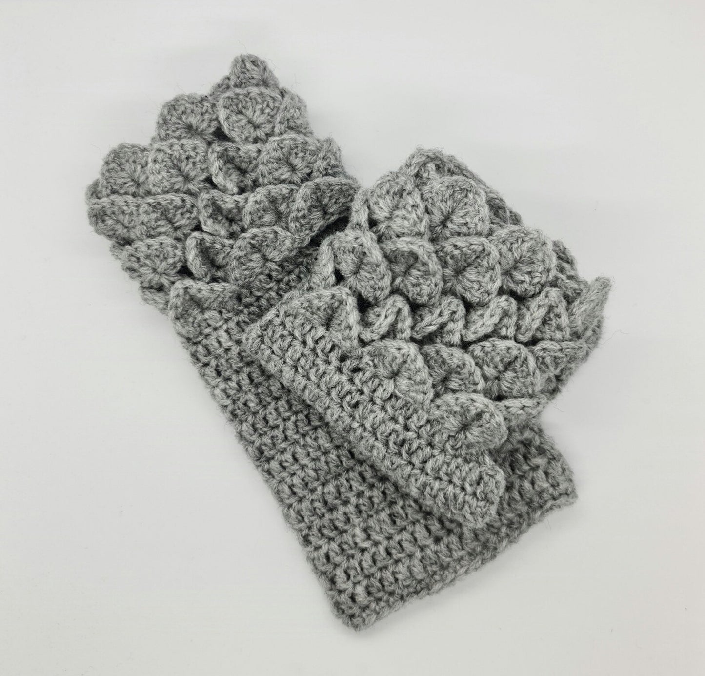 Dragon scale fingerless gloves