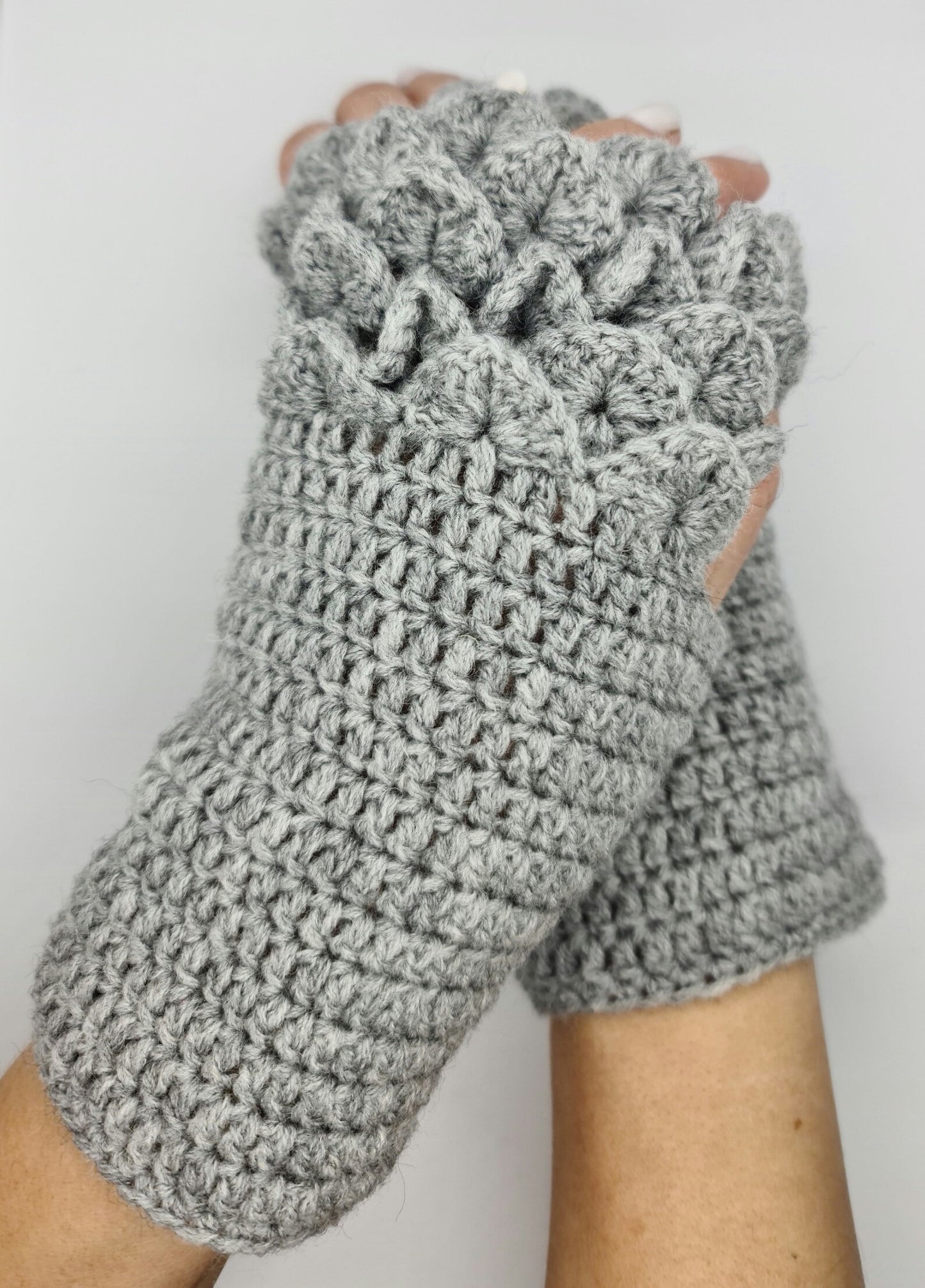 Dragon scale fingerless gloves