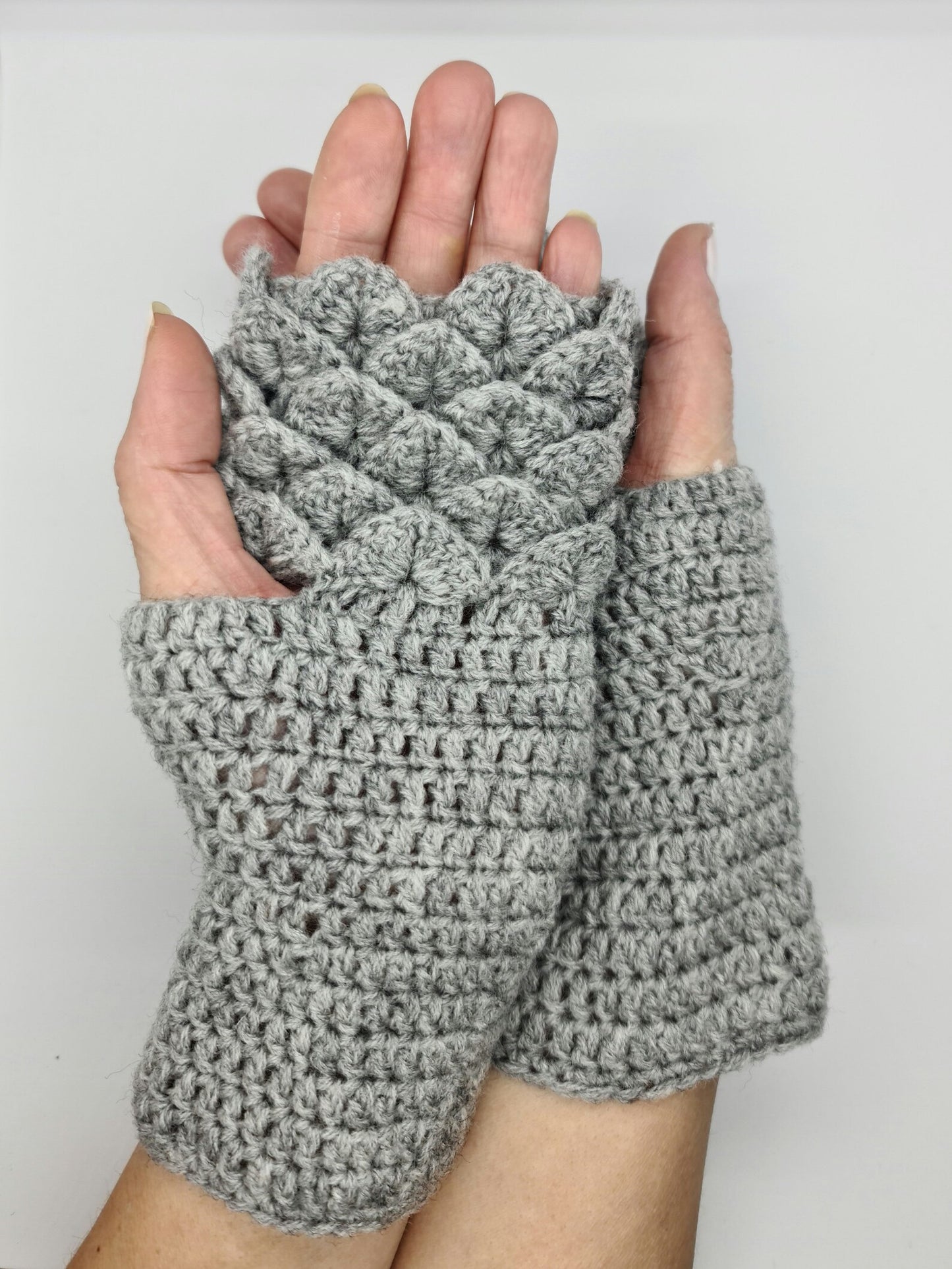 Dragon scale fingerless gloves