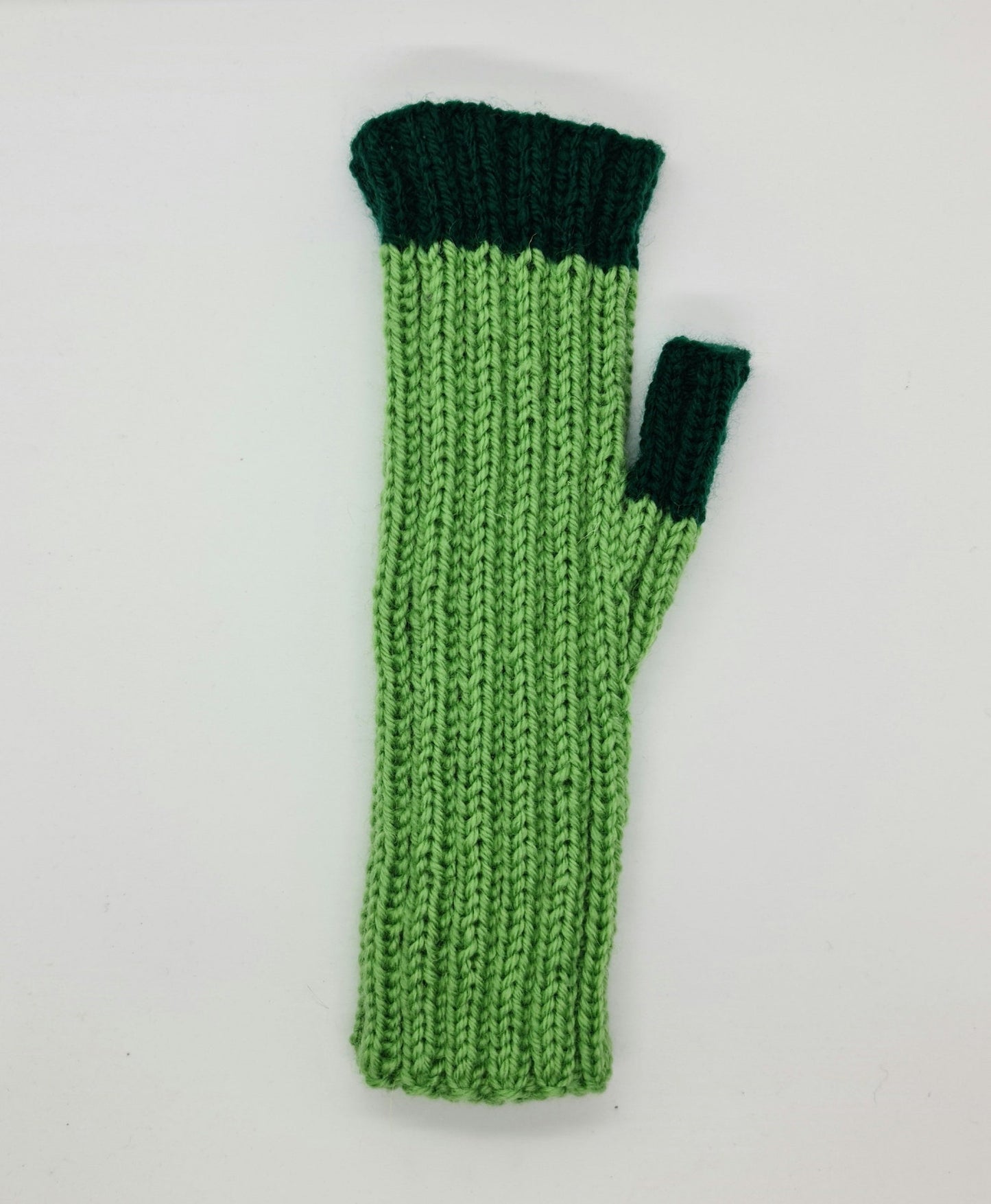 Green strechy mittens