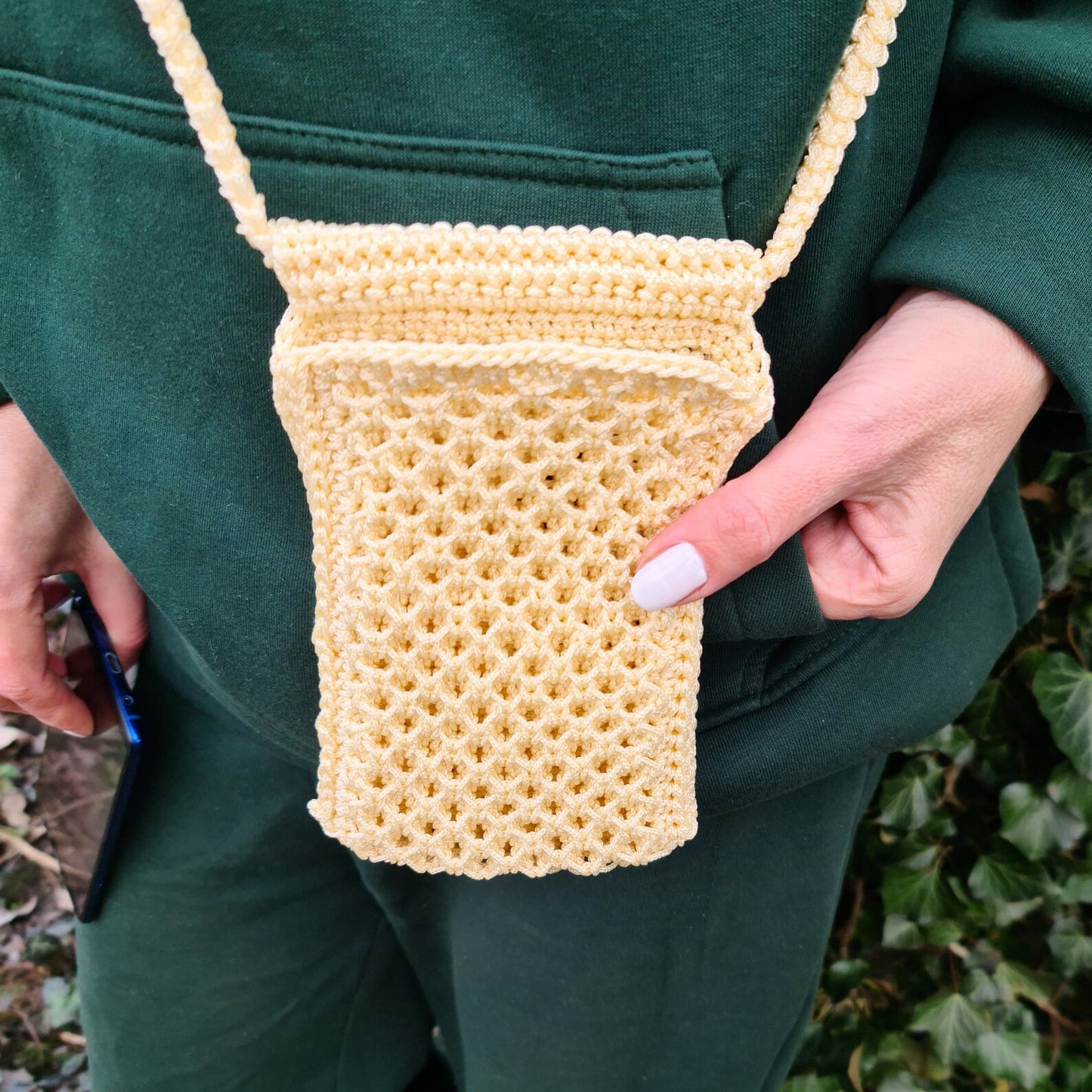 Crossbody mobile phone mini-bag, Crochet macrame purse, Vegan strappy phone case