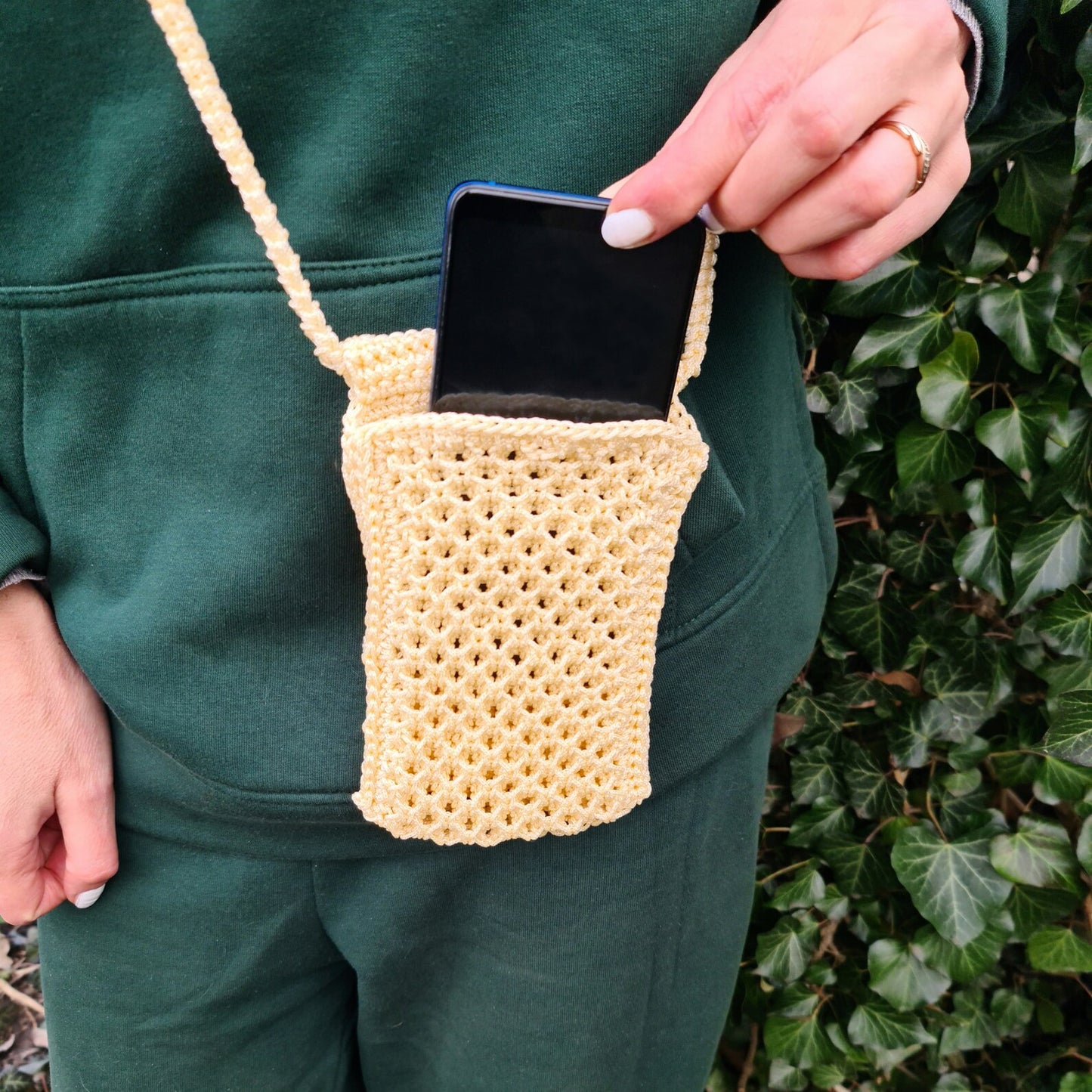 Crossbody mobile phone mini-bag, Crochet macrame purse, Vegan strappy phone case