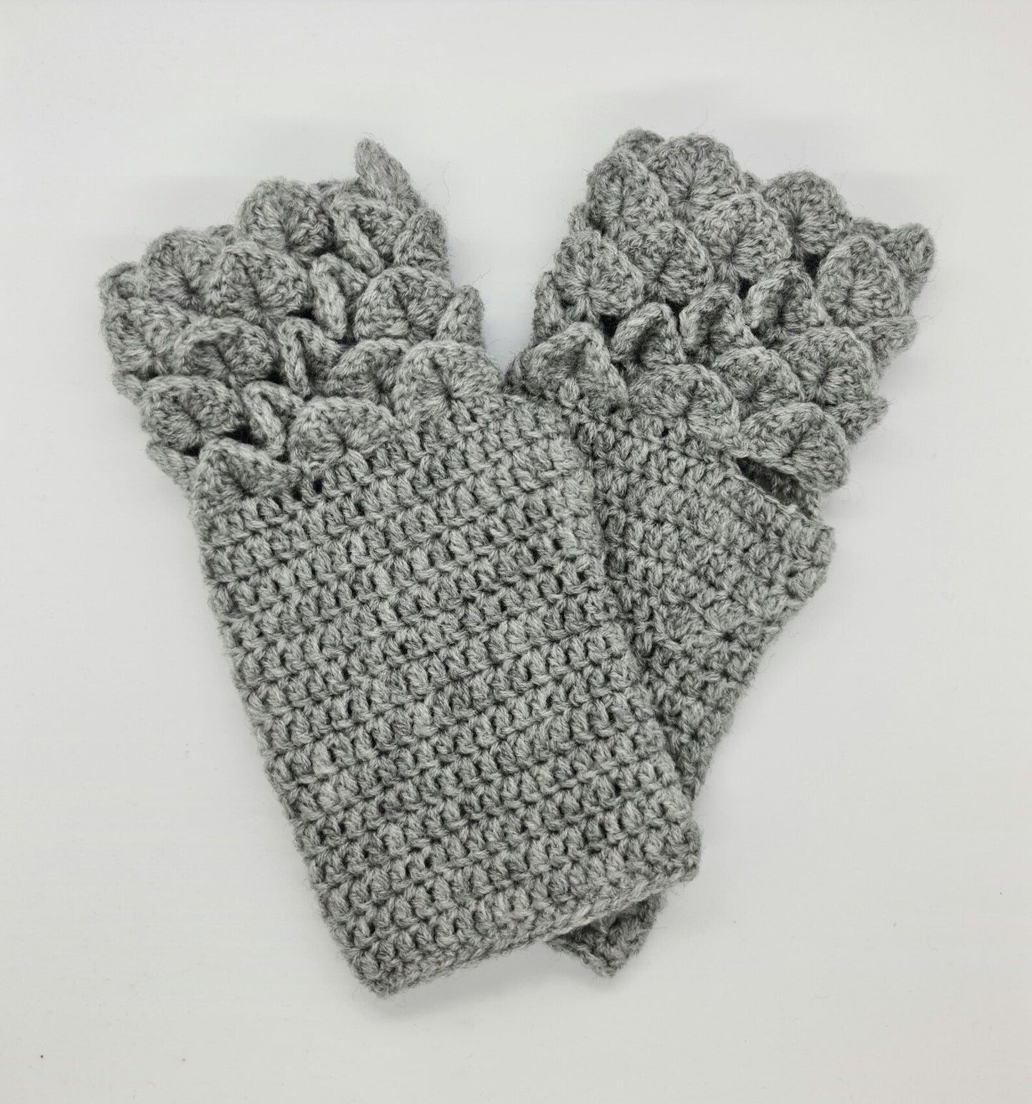 Dragon scale fingerless gloves