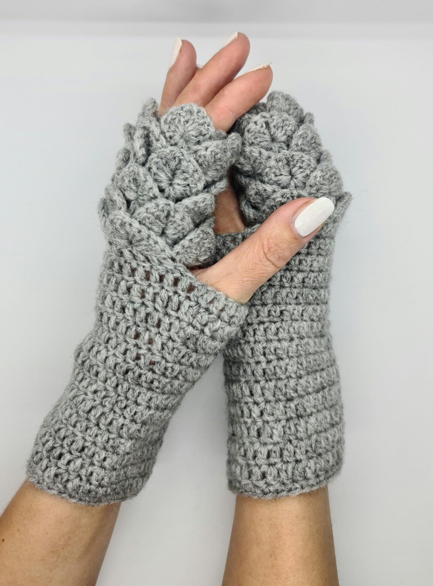 Dragon scale fingerless gloves