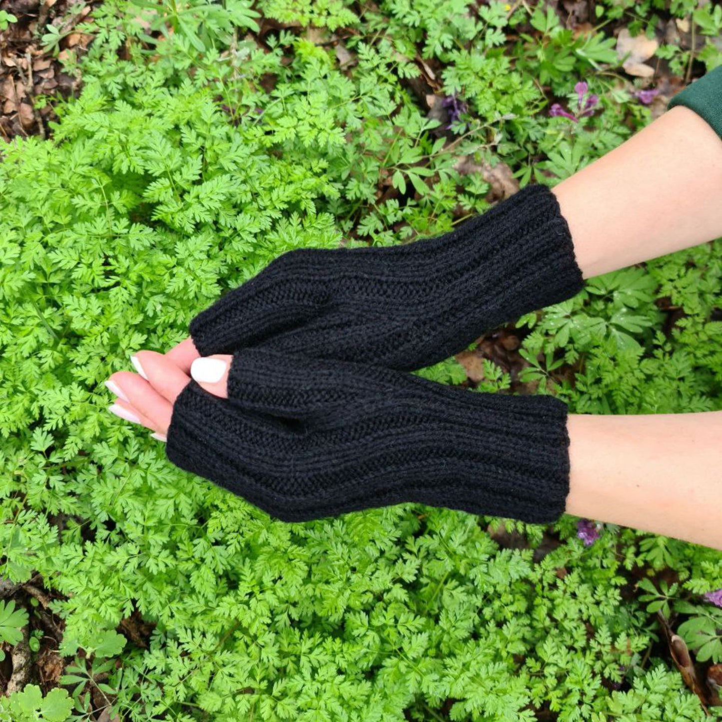 Black stretchy fingerless gloves