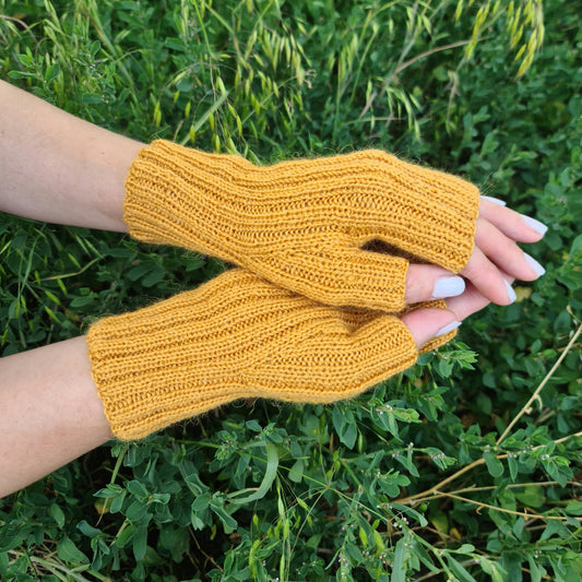 Alpaca fingerless gloves