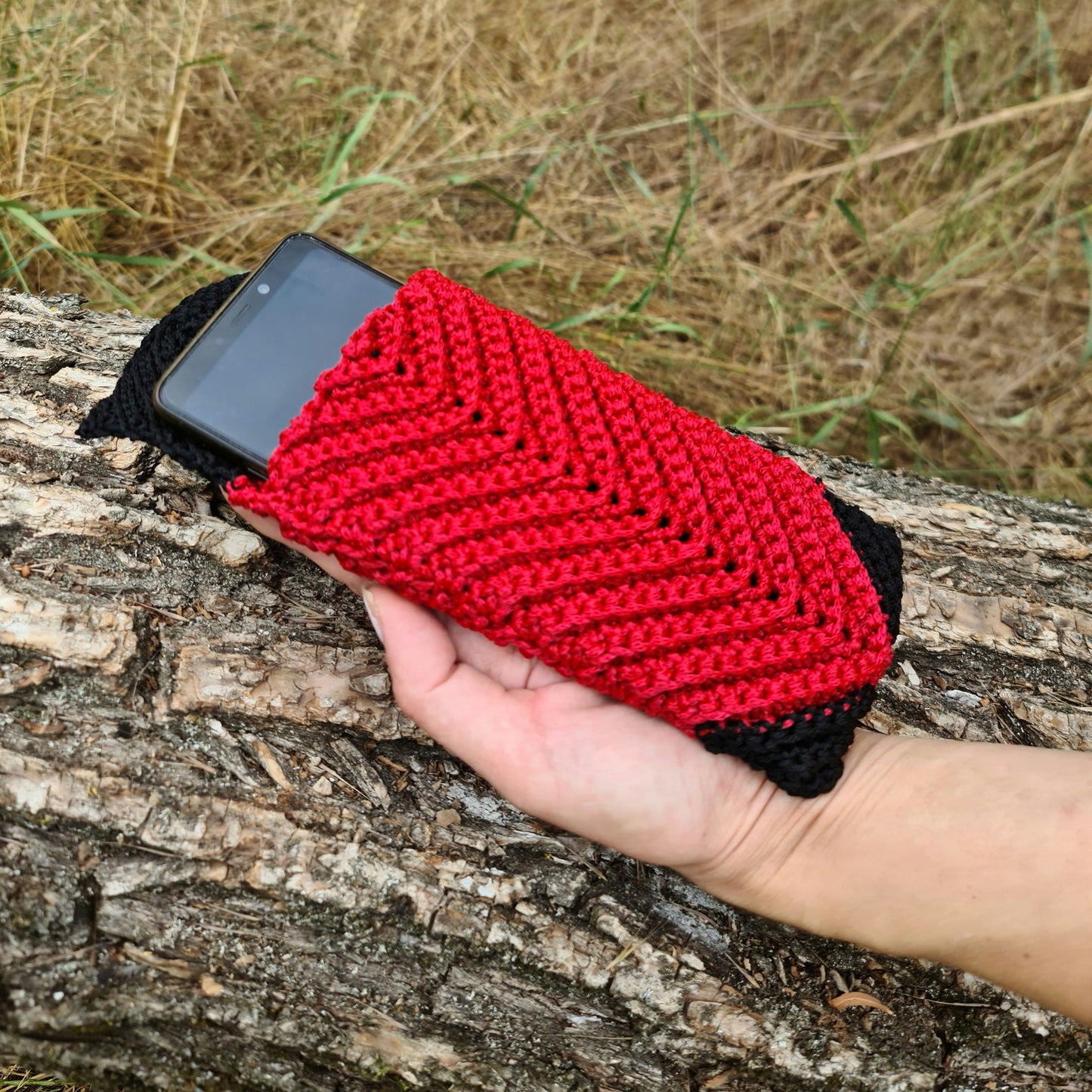 Knitted shoulder bag for phone, Strappy small smartphone bag