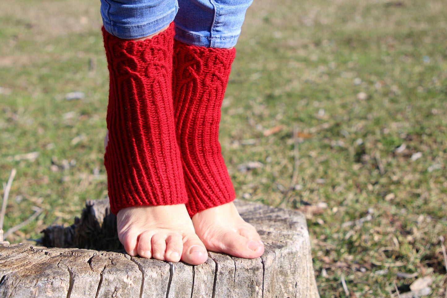 Yoga Socks with Elegant Cable Pattern, Non-Slip Heelless Pilates Socks