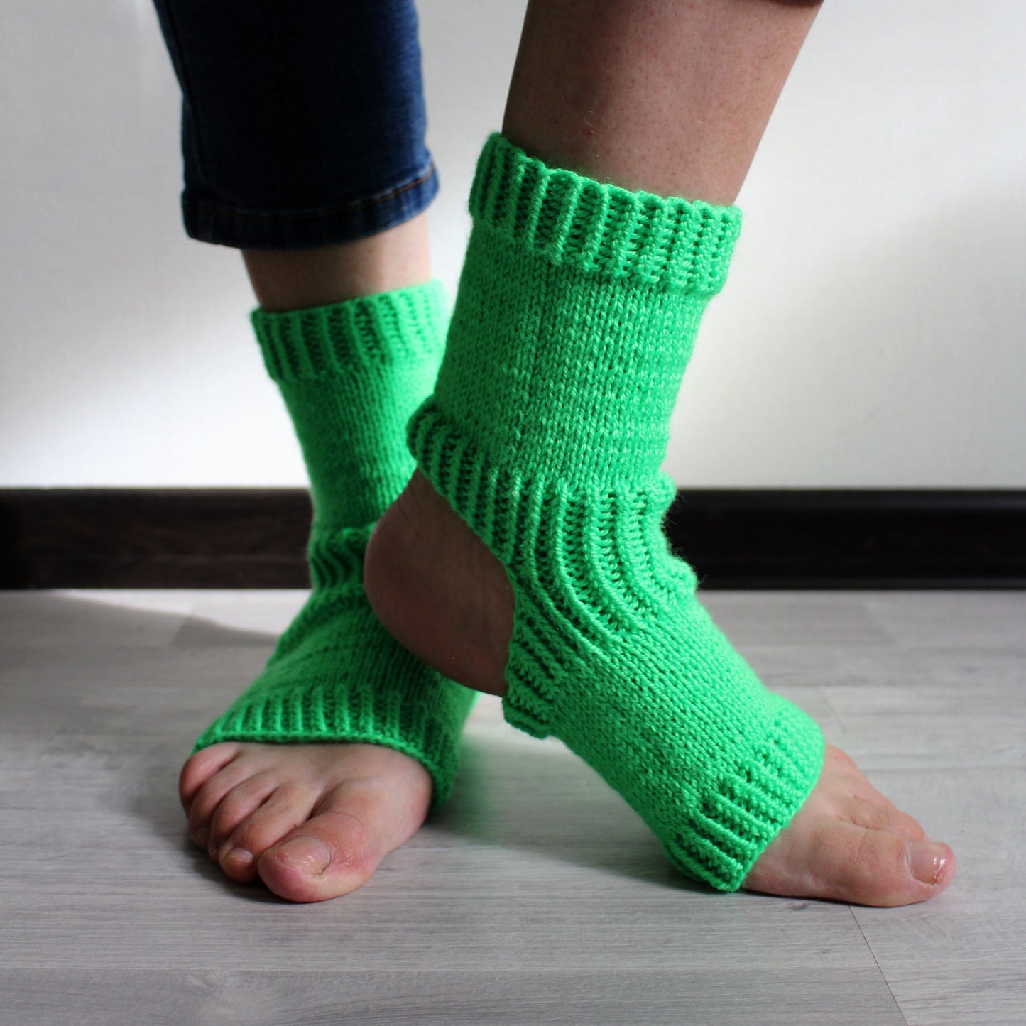 Neon yoga socks, Vegan toeless quarter socks