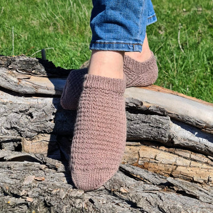 Brown sneaker socks, Patterned low-cut socks