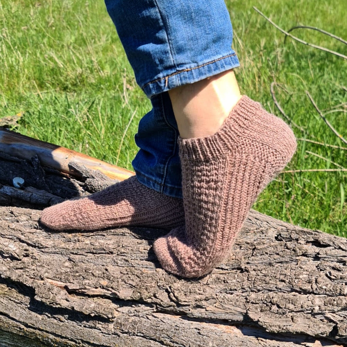 Brown sneaker socks, Patterned low-cut socks