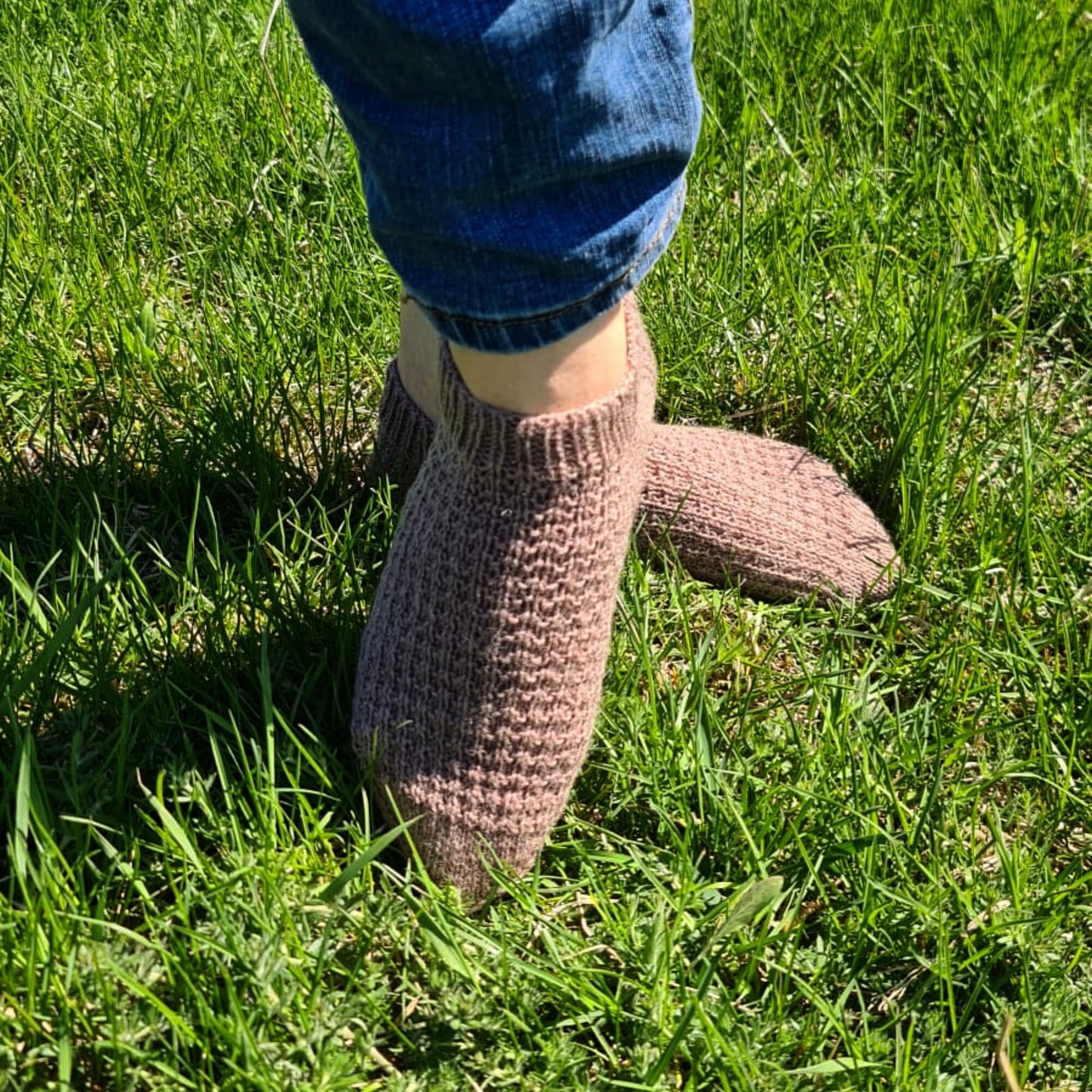 Brown sneaker socks, Patterned low-cut socks