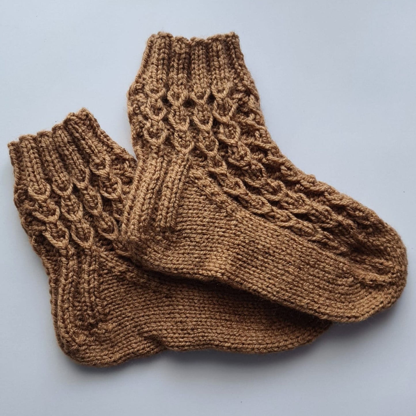 Braided chunky-knit wool slipper socks