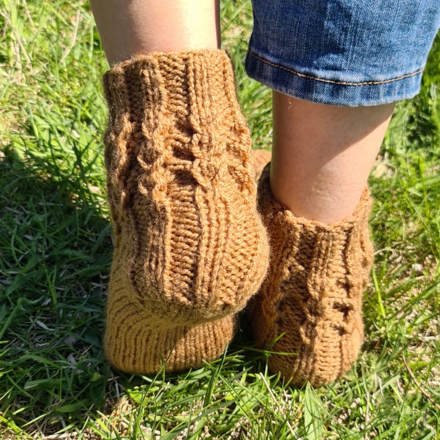 Braided chunky-knit wool slipper socks